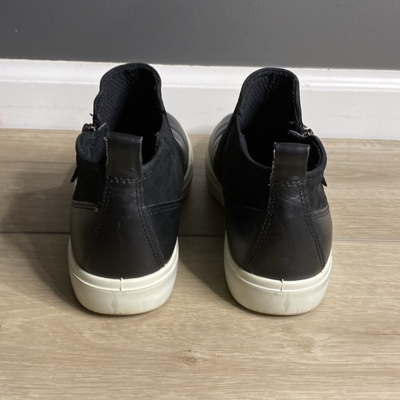 ECCO Black Short Boot/Sneaker Hybrid EU 35 - Picture 4 of 5